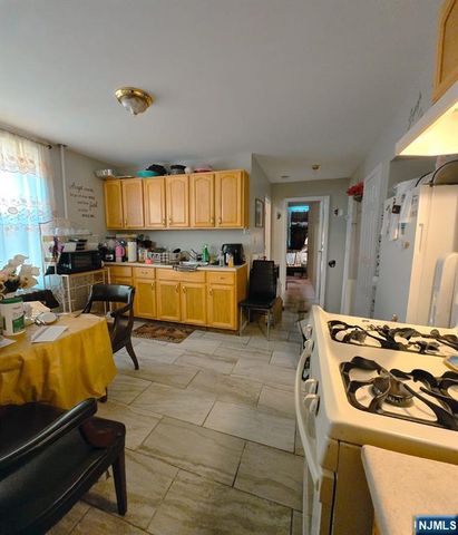 458-460 Leslie Street, Newark, NJ 07112