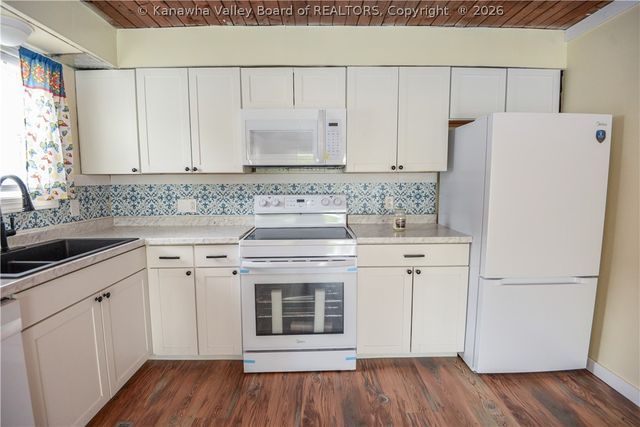 1004 Ellis Road, St Albans, WV 25177