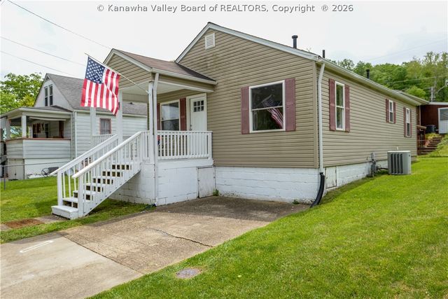 1004 Ellis Road, St Albans, WV 25177
