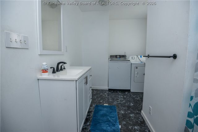 1004 Ellis Road, St Albans, WV 25177