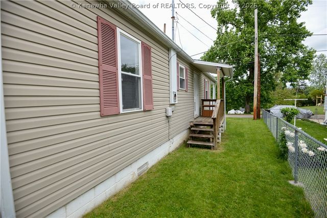 1004 Ellis Road, St Albans, WV 25177