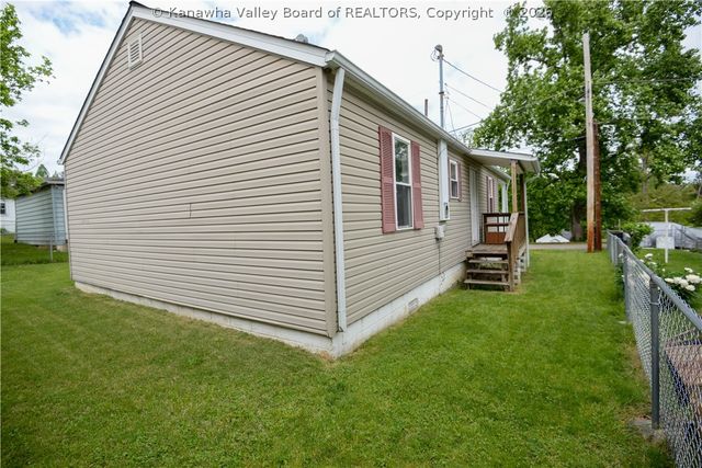 1004 Ellis Road, St Albans, WV 25177
