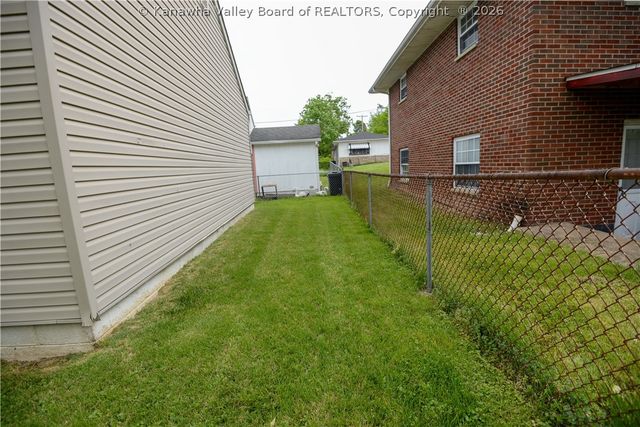1004 Ellis Road, St Albans, WV 25177