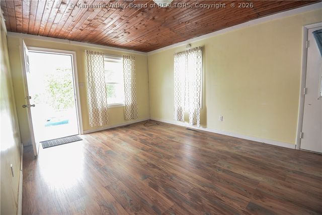 1004 Ellis Road, St Albans, WV 25177