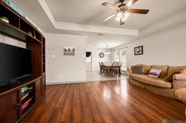 12242 Creekside Ave, Walker, LA 70785