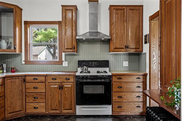 17385 N Main STREET, Galesville, WI 54630