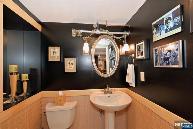22 Center Street, Closter, NJ 07624