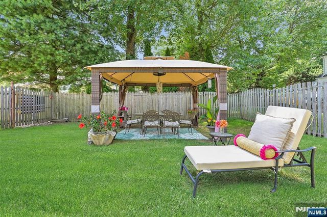 22 Center Street, Closter, NJ 07624