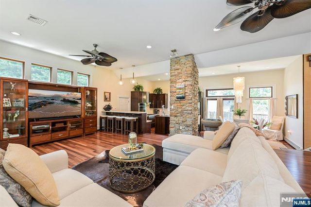 22 Center Street, Closter, NJ 07624