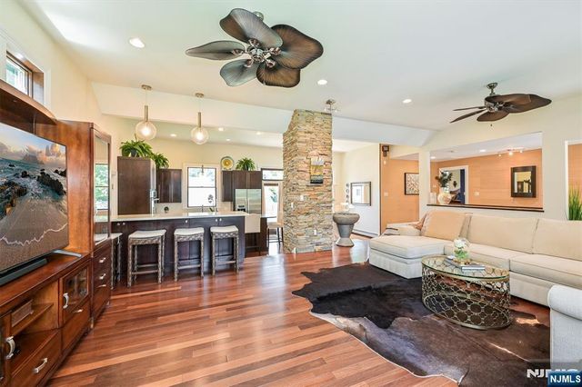 22 Center Street, Closter, NJ 07624