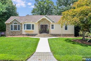 22 Center Street, Closter, NJ 07624