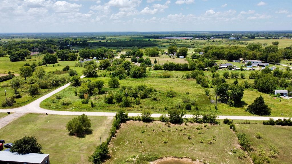 213 County Road 3072, Corsicana, TX 75109