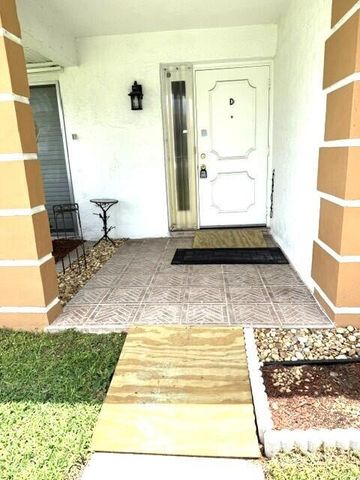 1216 S S Lakes End Drive Apt D, Fort Pierce, FL 34982