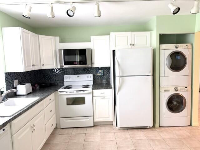 1216 S S Lakes End Drive Apt D, Fort Pierce, FL 34982