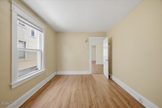 21 Hawk Street, Schenectady, NY 12307