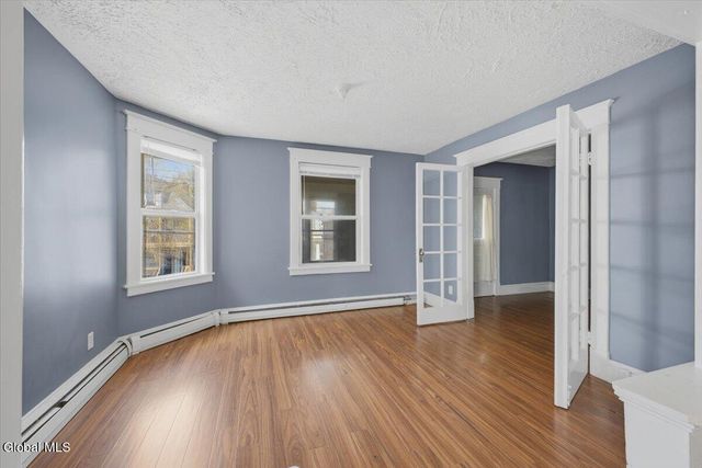 21 Hawk Street, Schenectady, NY 12307
