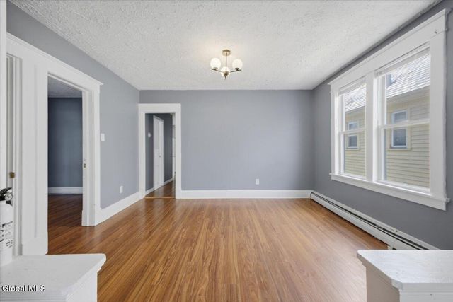 21 Hawk Street, Schenectady, NY 12307