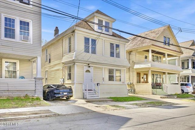 21 Hawk Street, Schenectady, NY 12307