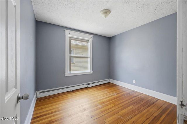 21 Hawk Street, Schenectady, NY 12307