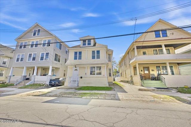 21 Hawk Street, Schenectady, NY 12307