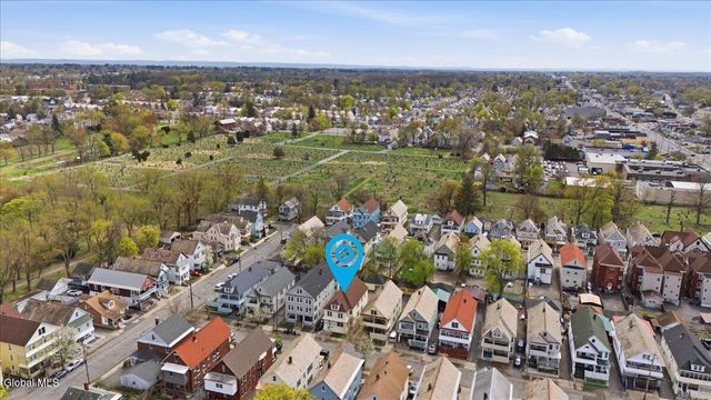 21 Hawk Street, Schenectady, NY 12307