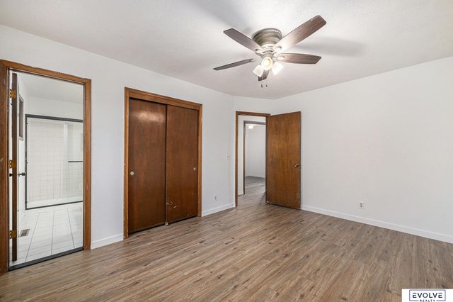 11801 S 27th Street, Bellevue, NE 68123