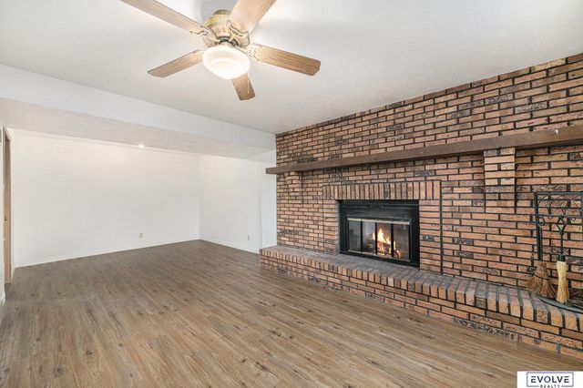 11801 S 27th Street, Bellevue, NE 68123