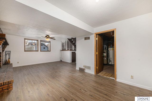 11801 S 27th Street, Bellevue, NE 68123