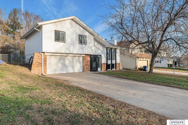 11801 S 27th Street, Bellevue, NE 68123