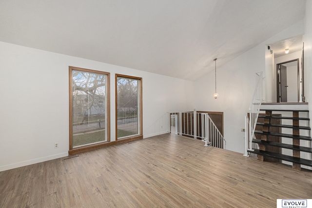 11801 S 27th Street, Bellevue, NE 68123