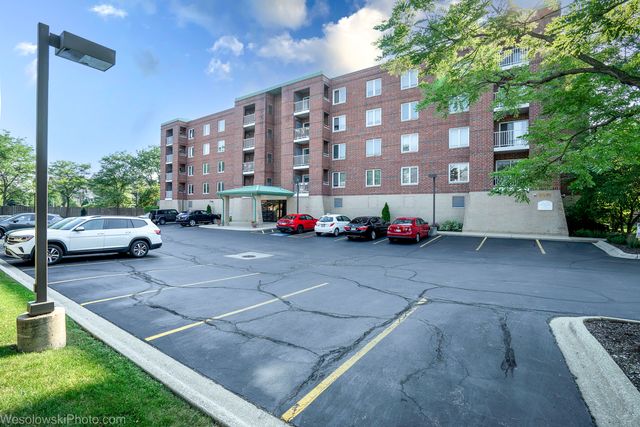 6211 Lincoln Avenue 402, Morton Grove, IL 60053