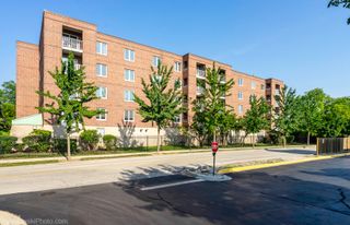 6211 Lincoln Avenue 402, Morton Grove, IL 60053