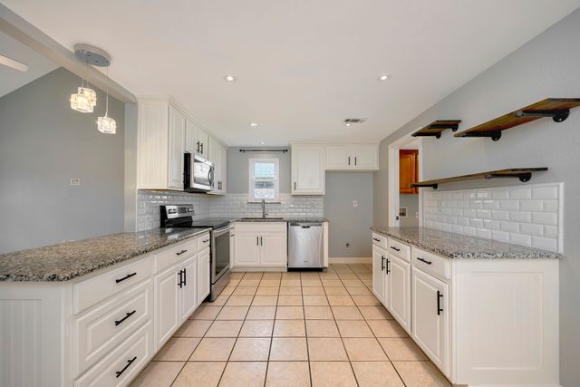 1619 Merritt Drive, Mansfield, TX 76063