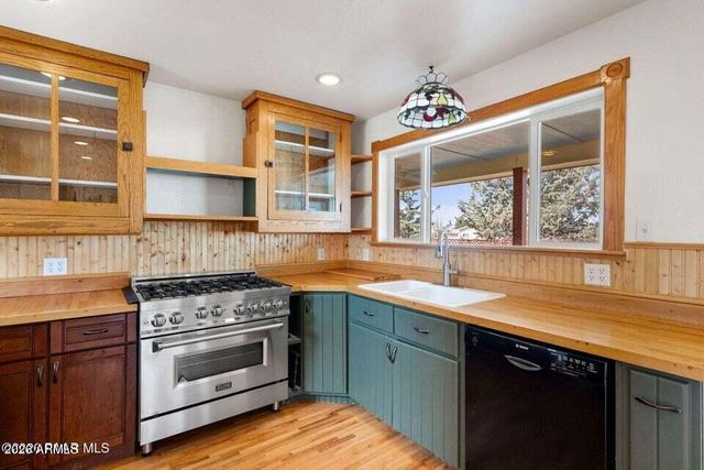 560 W CENTER Street, Chino Valley, AZ 86323