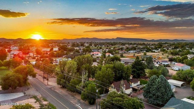 560 W CENTER Street, Chino Valley, AZ 86323