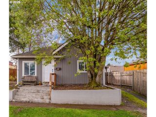 602 BURCHAM St, Kelso, WA 98626