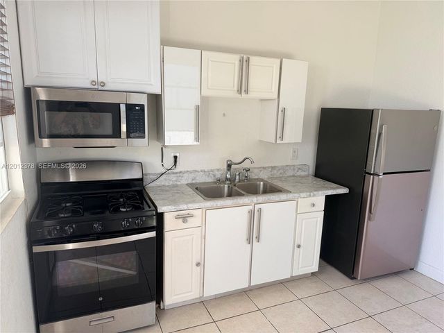 3620 NW 19th St 3, Miami, FL 33125