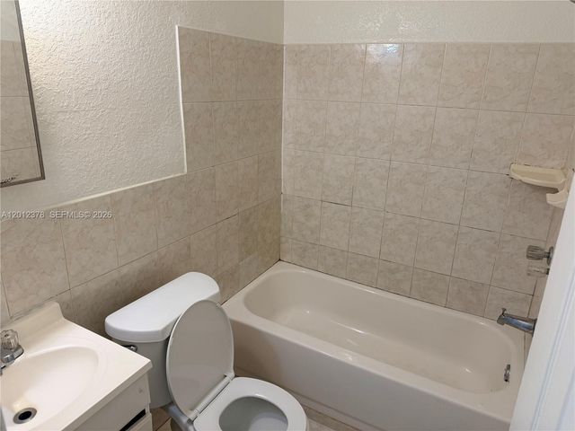 3620 NW 19th St 3, Miami, FL 33125