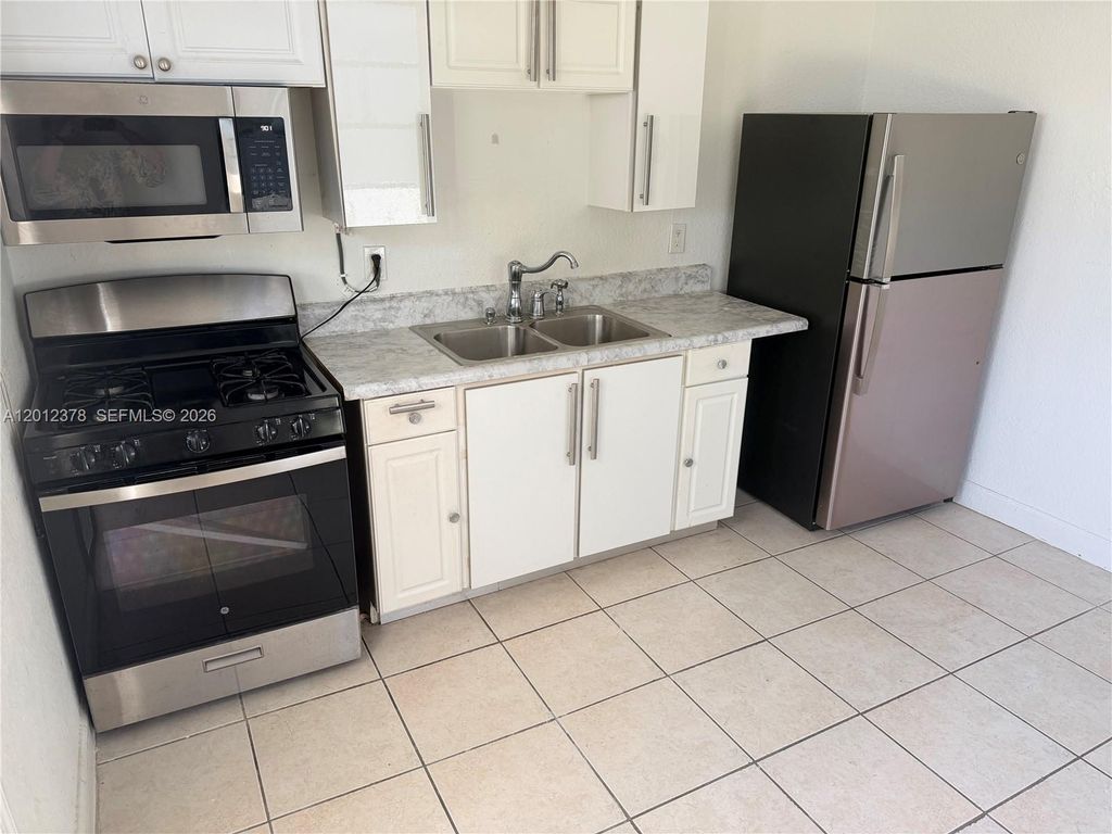 3620 NW 19th St 3, Miami, FL 33125