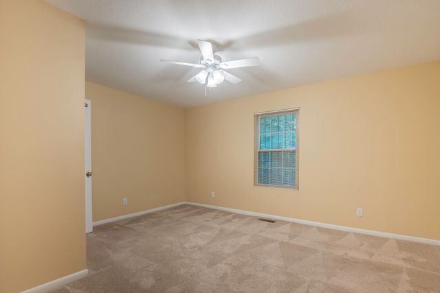 309 W Crest Road, Rossville, GA 30741