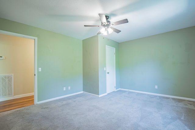 309 W Crest Road, Rossville, GA 30741