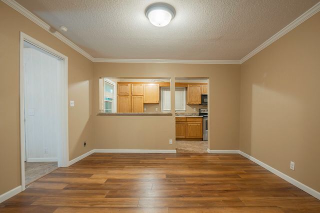 309 W Crest Road, Rossville, GA 30741
