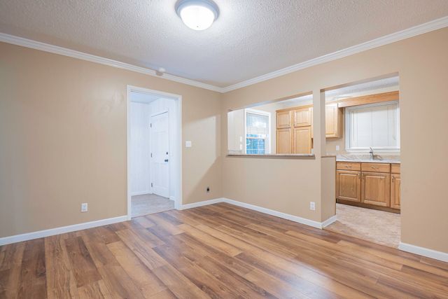 309 W Crest Road, Rossville, GA 30741