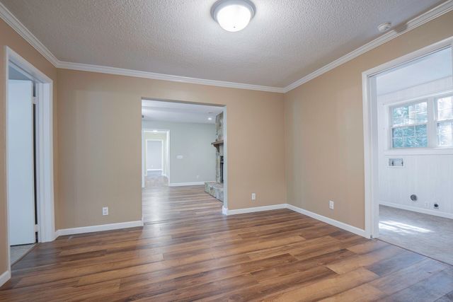 309 W Crest Road, Rossville, GA 30741