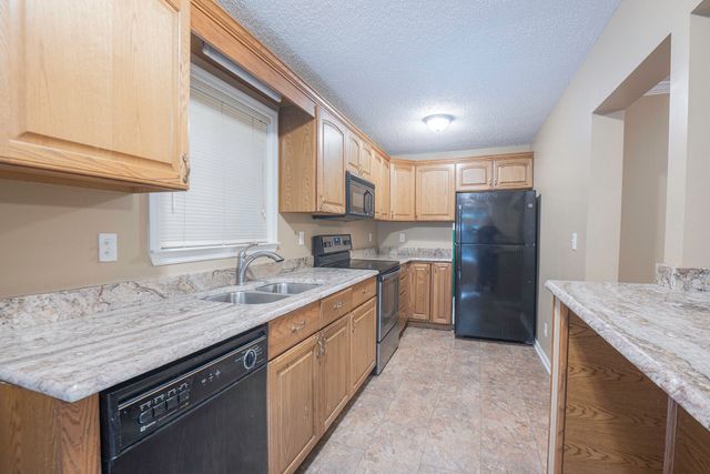 309 W Crest Road, Rossville, GA 30741