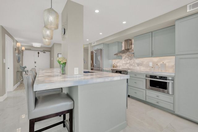 1620 S Ocean Boulevard Ph 16p, Lauderdale-By-The-Sea Ph 16p, Pompano Beach, FL 33062