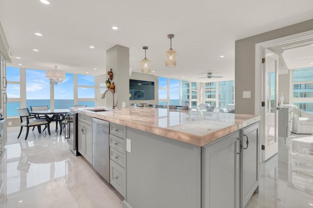 1620 S Ocean Boulevard Ph 16p, Lauderdale-By-The-Sea Ph 16p, Pompano Beach, FL 33062