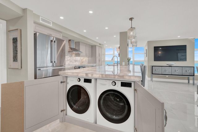 1620 S Ocean Boulevard Ph 16p, Lauderdale-By-The-Sea Ph 16p, Pompano Beach, FL 33062