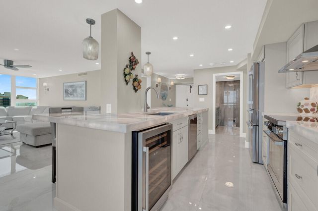 1620 S Ocean Boulevard Ph 16p, Lauderdale-By-The-Sea Ph 16p, Pompano Beach, FL 33062