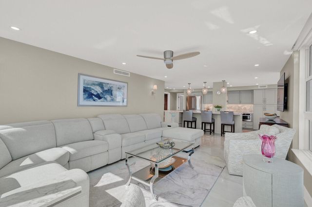 1620 S Ocean Boulevard Ph 16p, Lauderdale-By-The-Sea Ph 16p, Pompano Beach, FL 33062